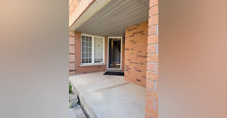 3784 Forest Bluff Crescent, Mississauga, ON, L5N 7T8 - 2