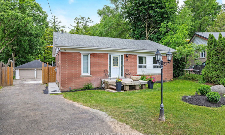46 Hewson Crescent