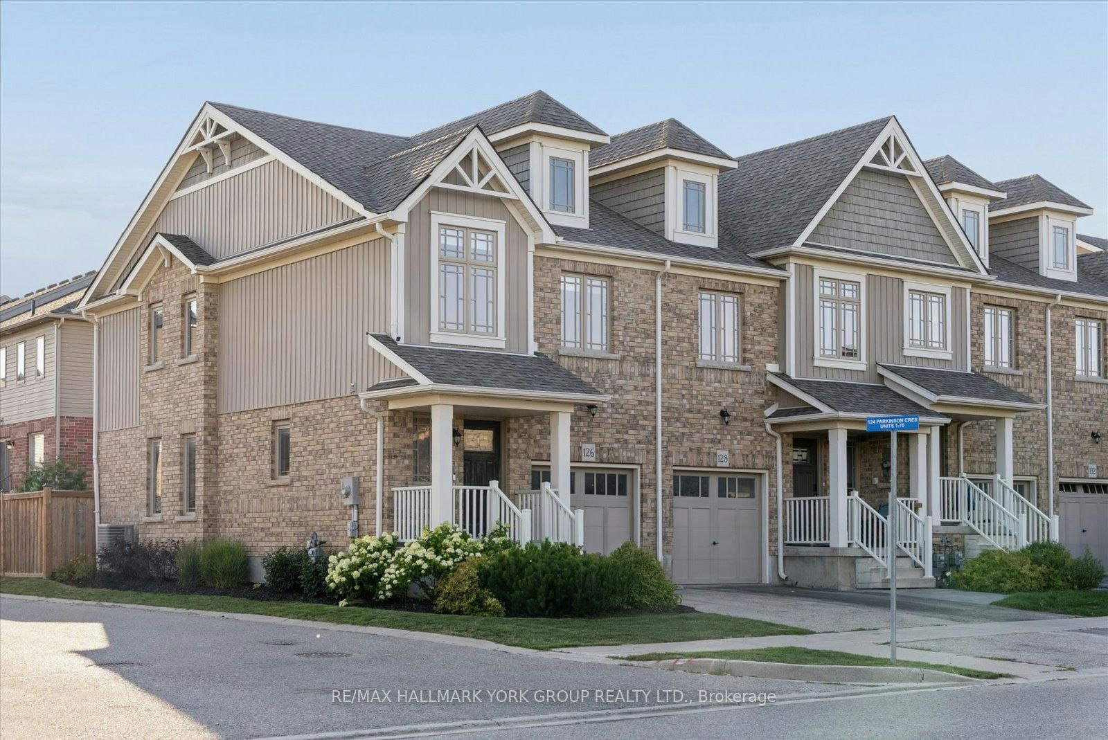 126 Parkinson Crescent - 3