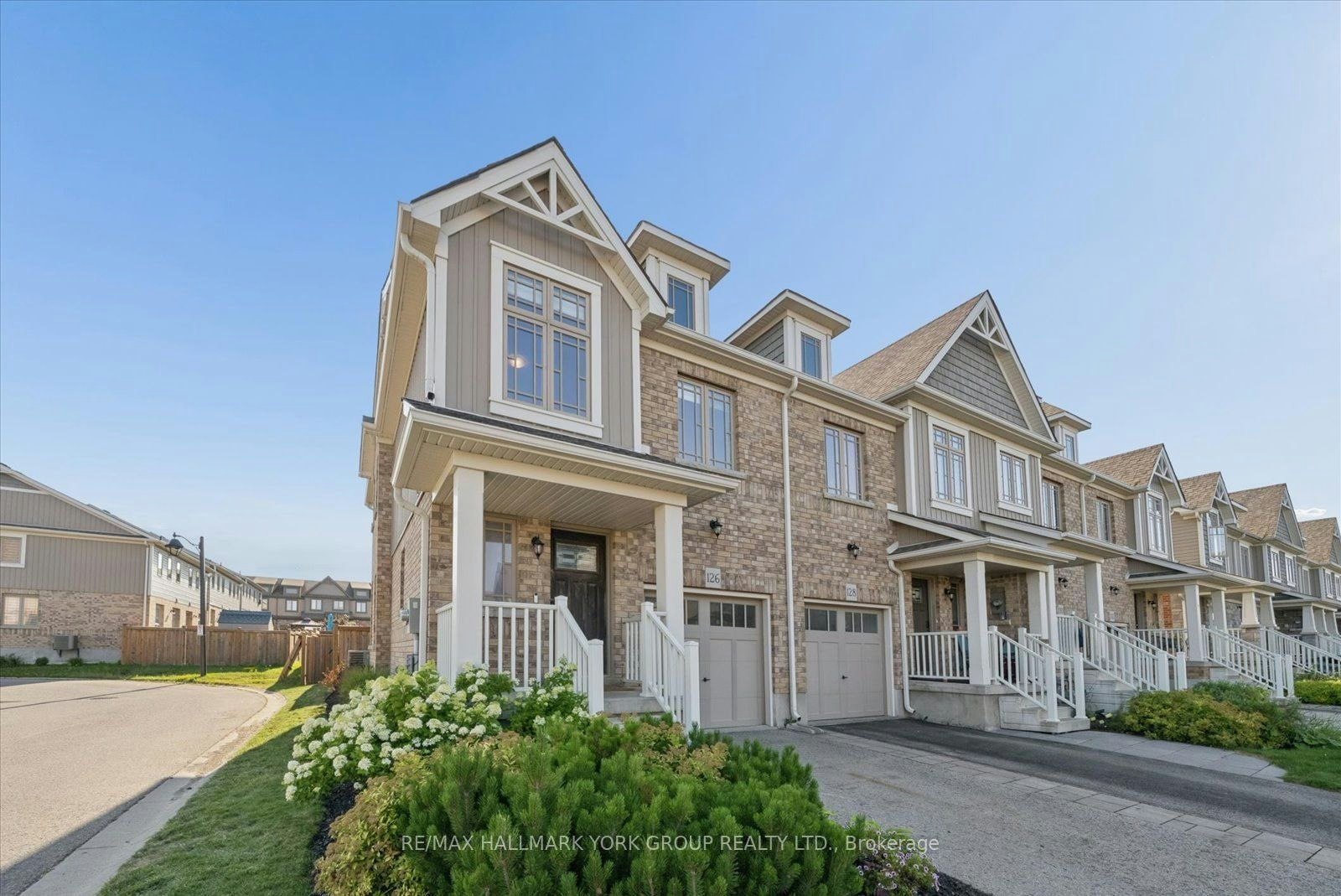 126 Parkinson Crescent - 2