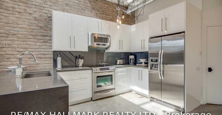 7-6 Bartlett Avenue, Toronto, ON, M6H 3E8 - 3