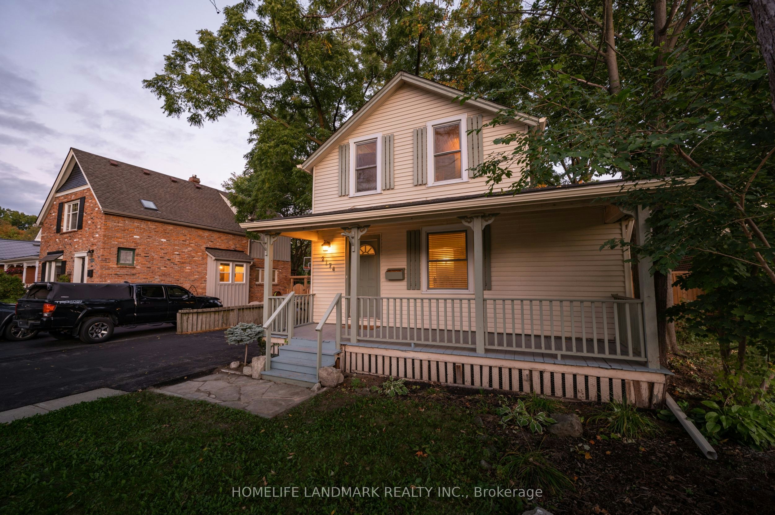 2174 New Street, Burlington, ON, L7R 1H8 - 3