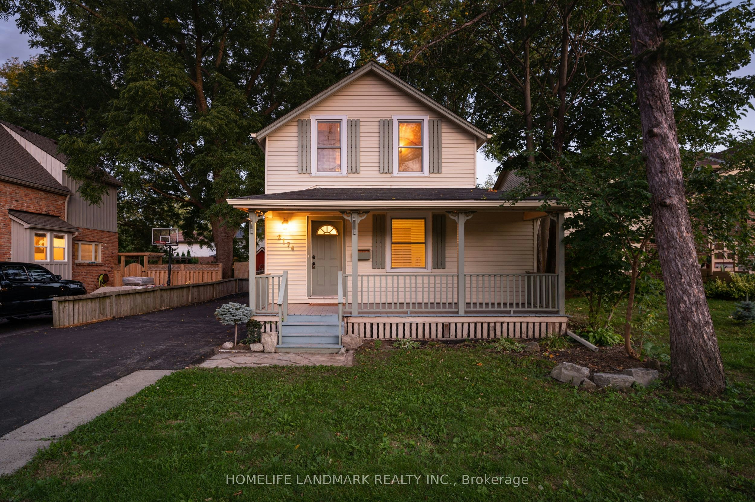 2174 New Street, Burlington, ON, L7R 1H8