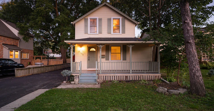2174 New Street, Burlington, ON, L7R 1H8