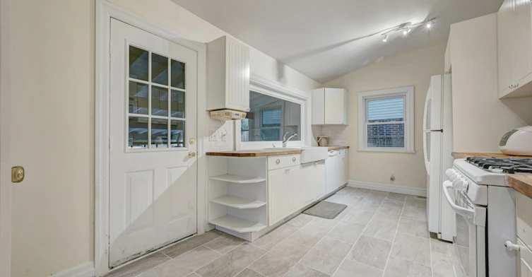 2174 New Street, Burlington, ON, L7R 1H8 - 11