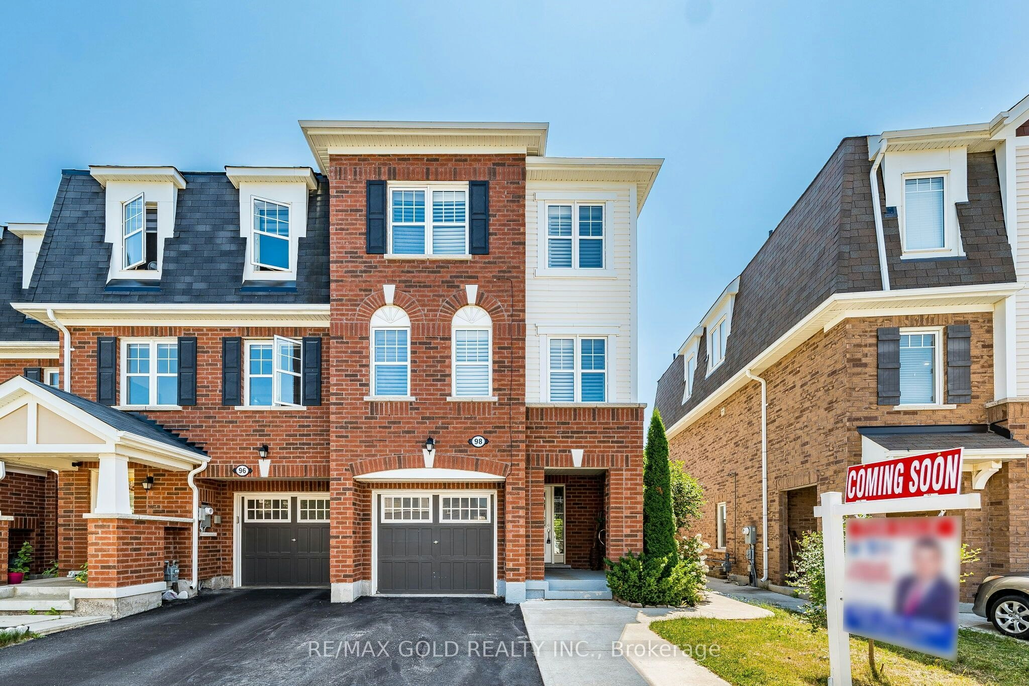 98 Bannister Crescent, Brampton, ON, L7A 4H4