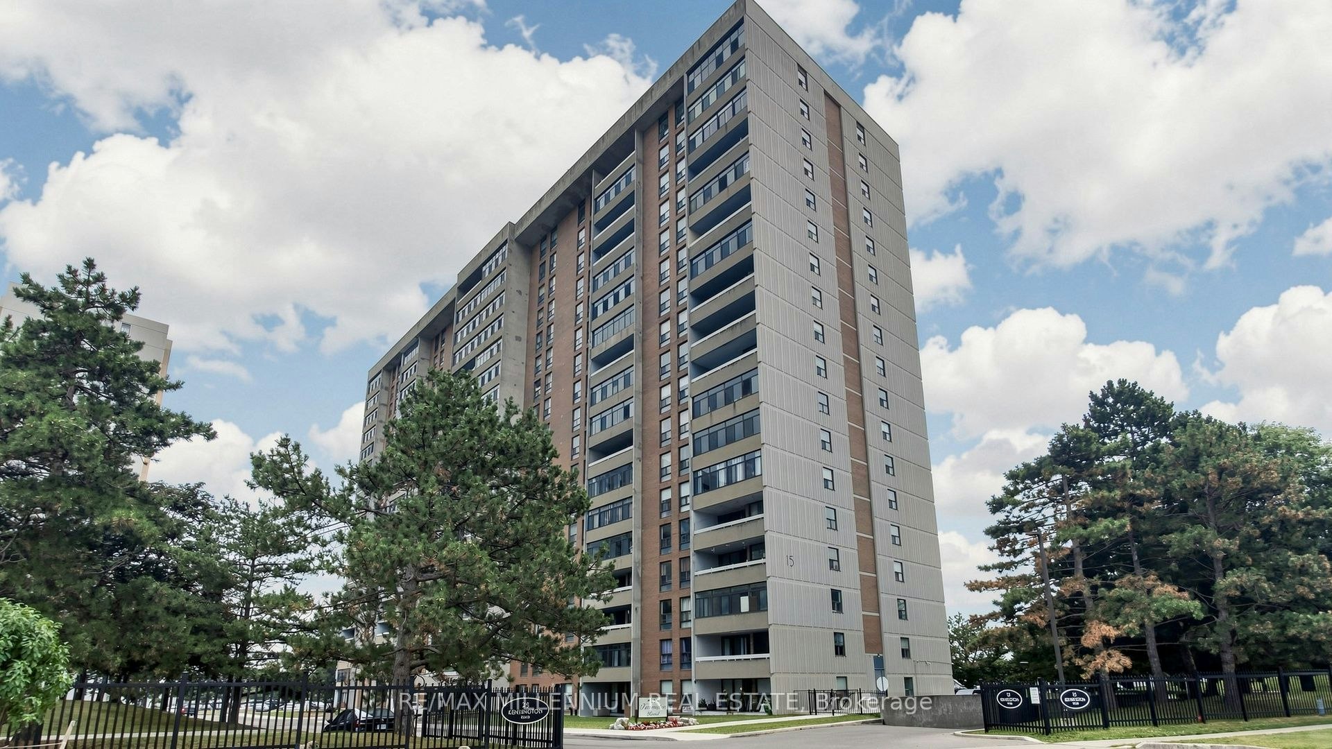 1512-15 Kensington Road, Brampton, ON, L6T 3W2