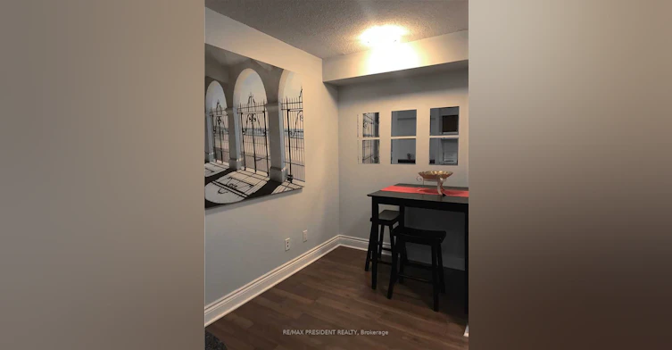 608-3880 Duke Of York Boulevard, Mississauga, ON, L5B 4L7 - 3