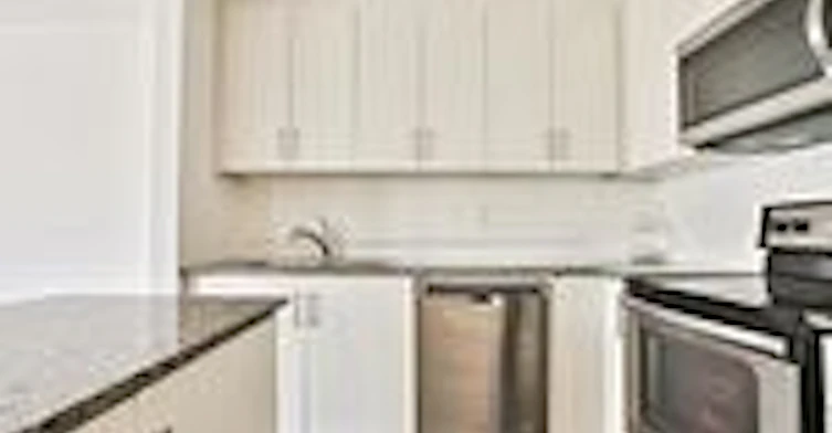 Th 4-70 Eastwood Park Gardens, Toronto, ON, M8W 0B2 - 6