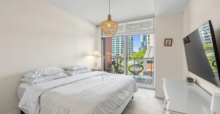 304-80 Port Street E, Mississauga, ON, L5G 4V6 - 16