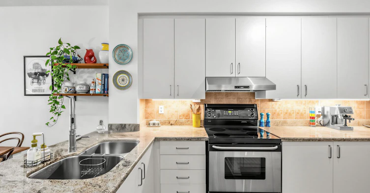 304-80 Port Street E, Mississauga, ON, L5G 4V6 - 14