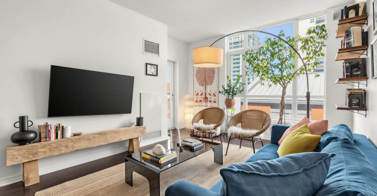 304-80 Port Street E, Mississauga, ON, L5G 4V6 - 6