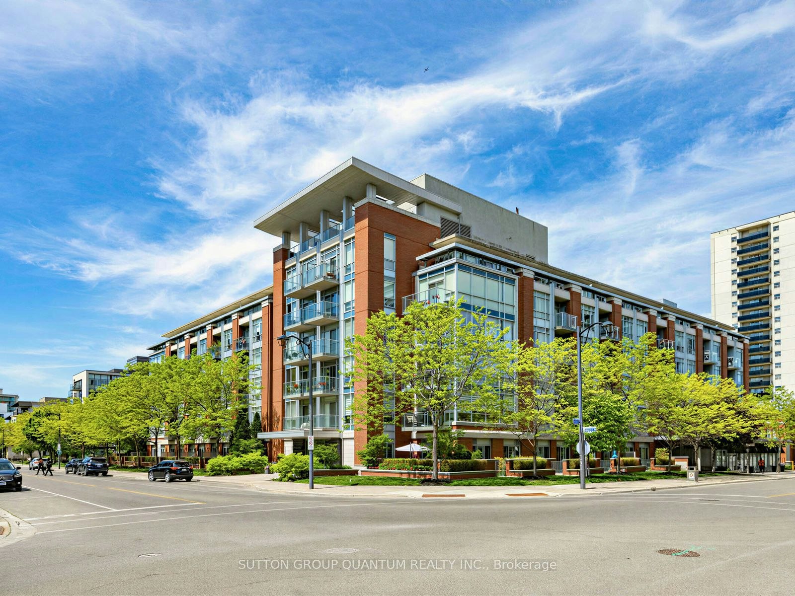 304-80 Port Street E, Mississauga, ON, L5G 4V6