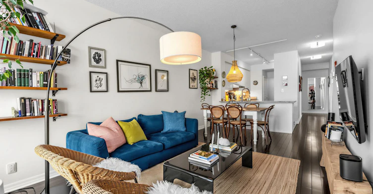 304-80 Port Street E, Mississauga, ON, L5G 4V6 - 7