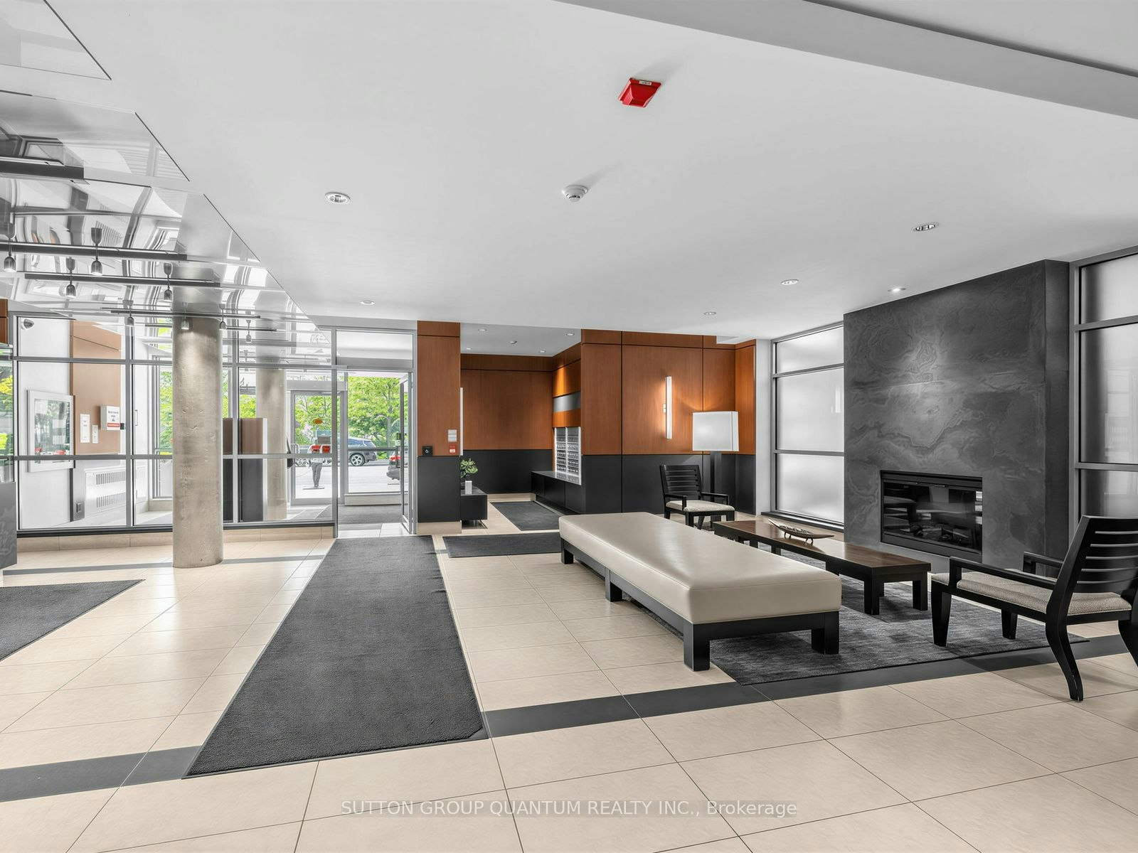 304-80 Port Street E, Mississauga, ON, L5G 4V6 - 3