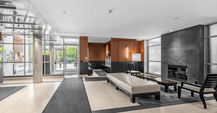 304-80 Port Street E, Mississauga, ON, L5G 4V6 - 3