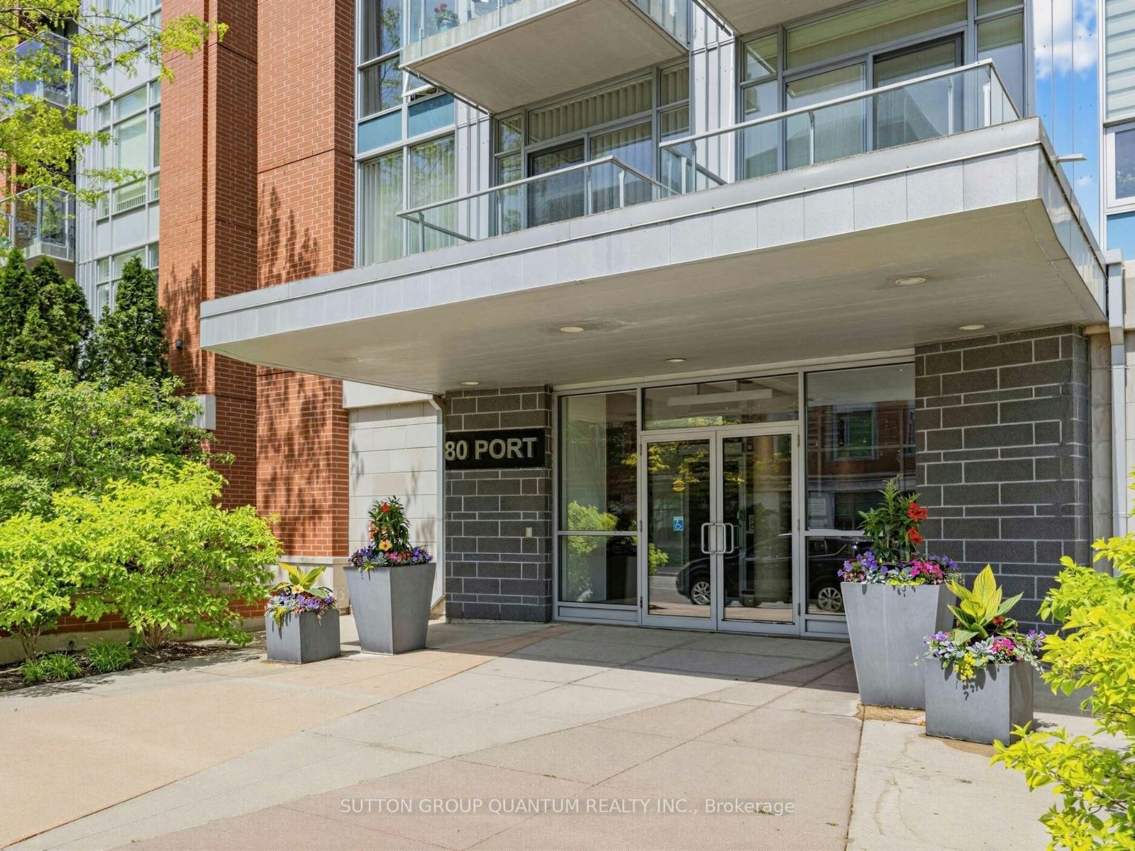 304-80 Port Street E, Mississauga, ON, L5G 4V6 - 2