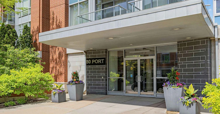 304-80 Port Street E, Mississauga, ON, L5G 4V6 - 2