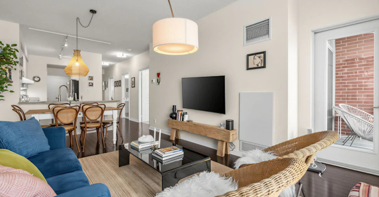 304-80 Port Street E, Mississauga, ON, L5G 4V6 - 8