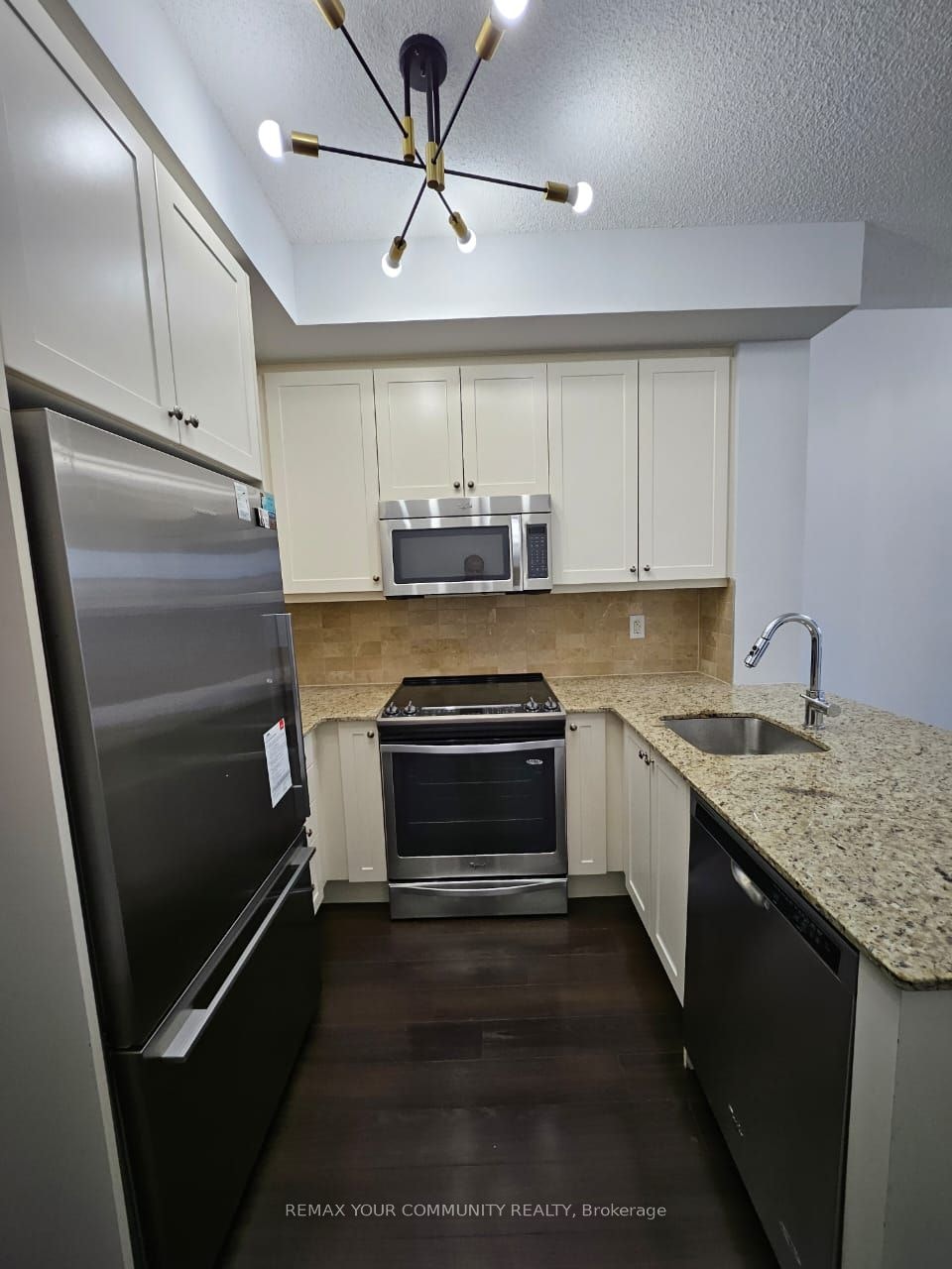 423-2 Old Mill Drive, Toronto, ON, M6S 0A2 - 6