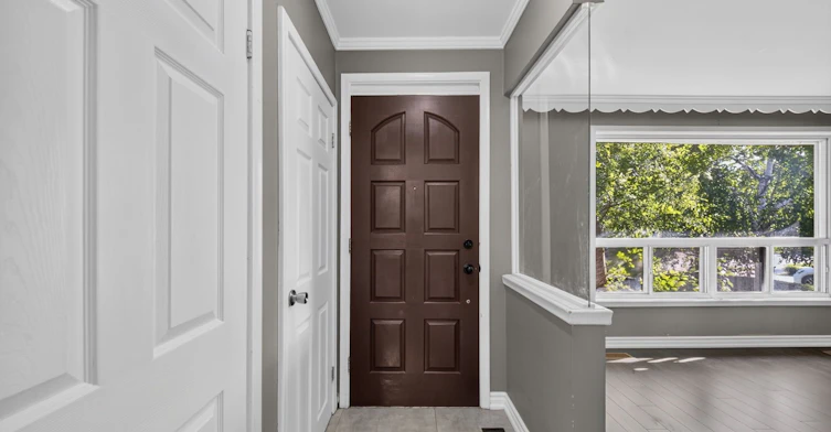 Upper-204 Taysham Crescent, Toronto, ON, M9V 1X7 - 3
