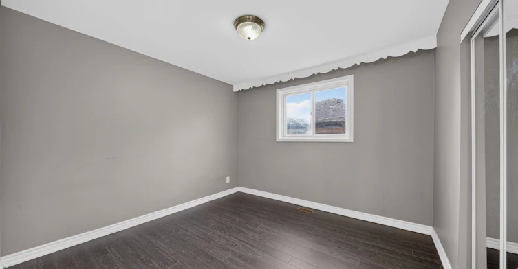 Upper-204 Taysham Crescent, Toronto, ON, M9V 1X7 - 8