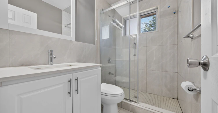 Upper-204 Taysham Crescent, Toronto, ON, M9V 1X7 - 11