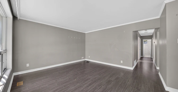Upper-204 Taysham Crescent, Toronto, ON, M9V 1X7 - 4