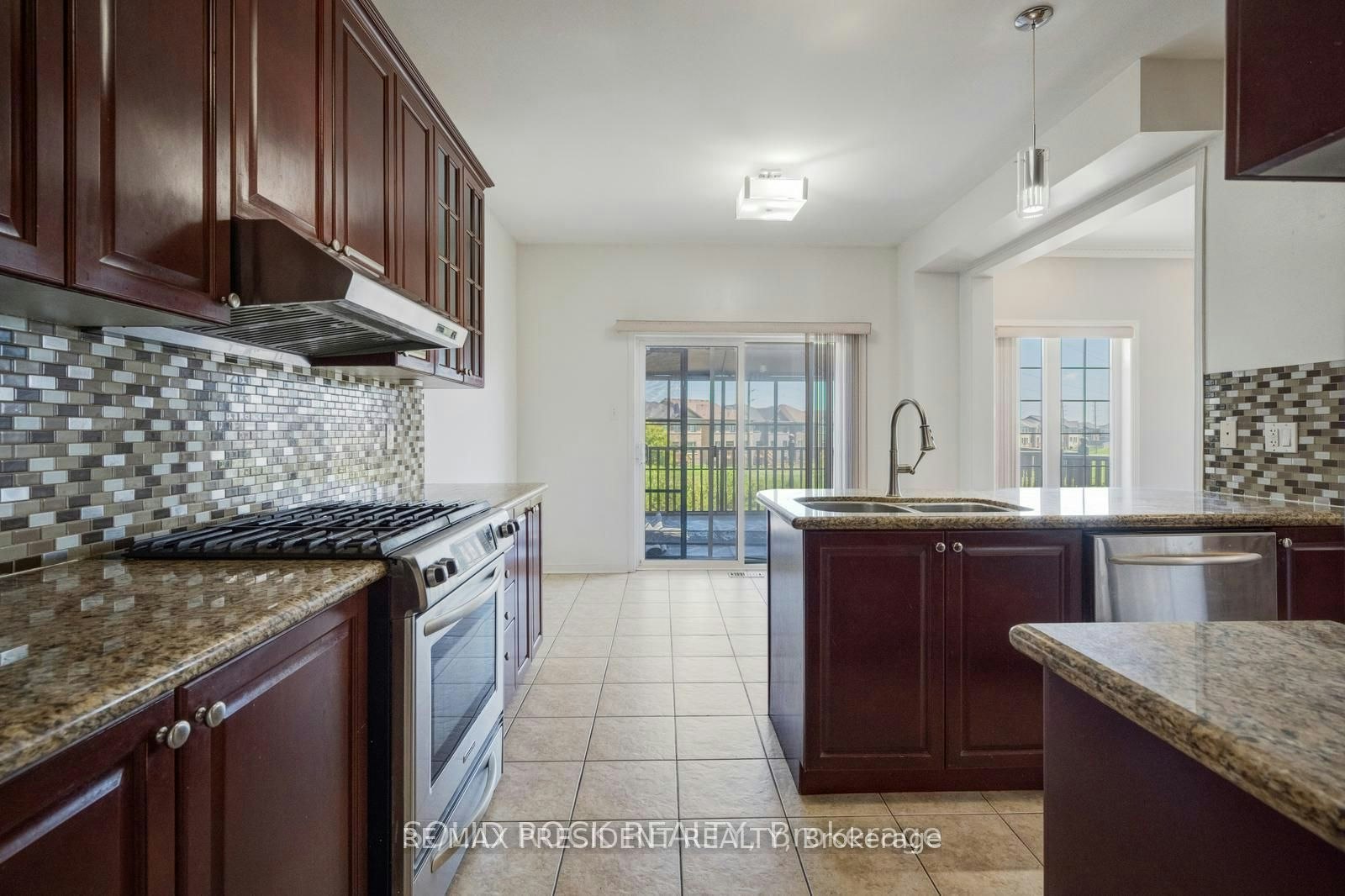 15 Roundstone Drive, Brampton, ON, L6X 0K7 - 11