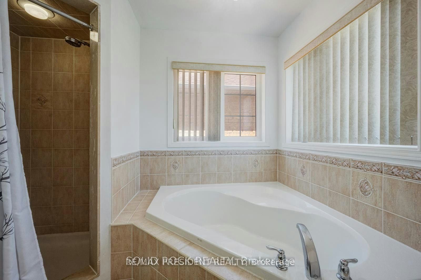 15 Roundstone Drive, Brampton, ON, L6X 0K7 - 18