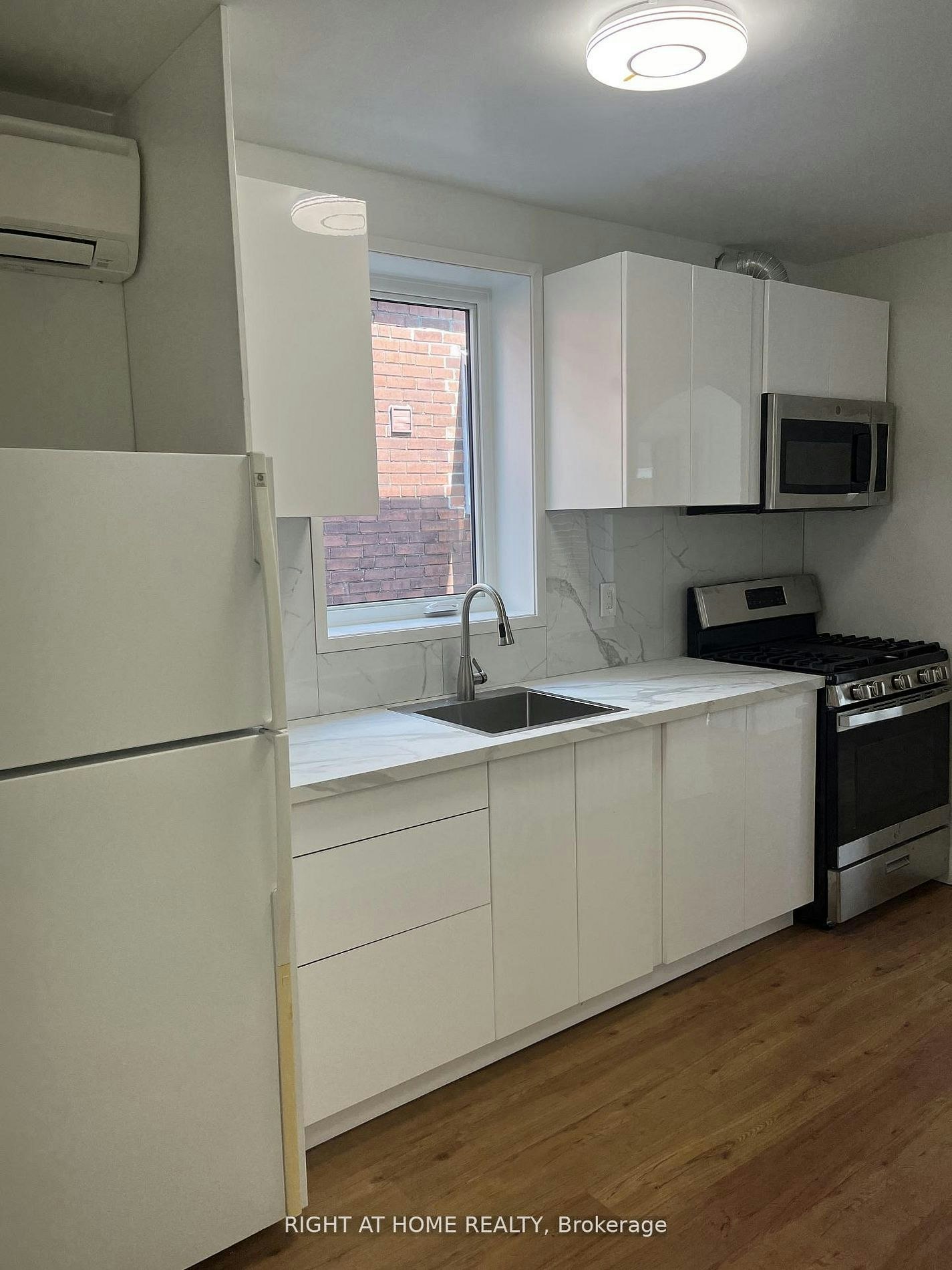 55 Beresford Avenue, Toronto, ON, M6S 3C2 - 5