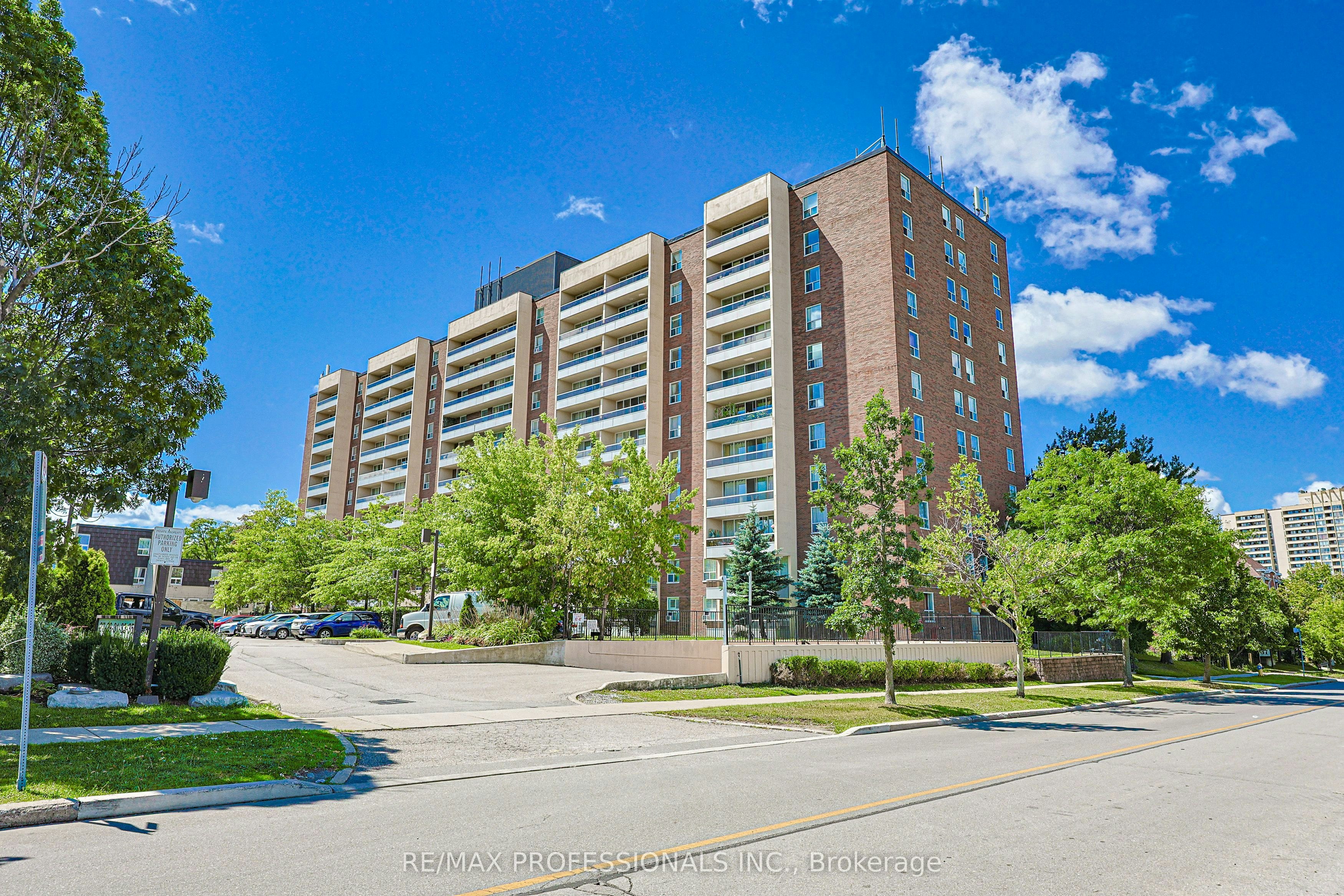 209-31 Four Winds Drive, Toronto, ON, M3J 1K9