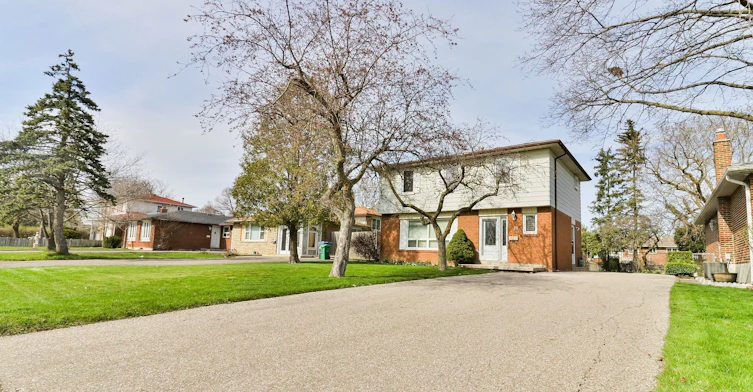 (Upper)-25 Edenborough Drive, Brampton, ON, L6T 3A2