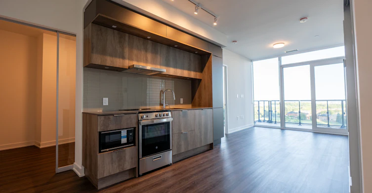 612-448 Burnhamthorpe Road W, Mississauga, ON, L5B 0R4 - 3