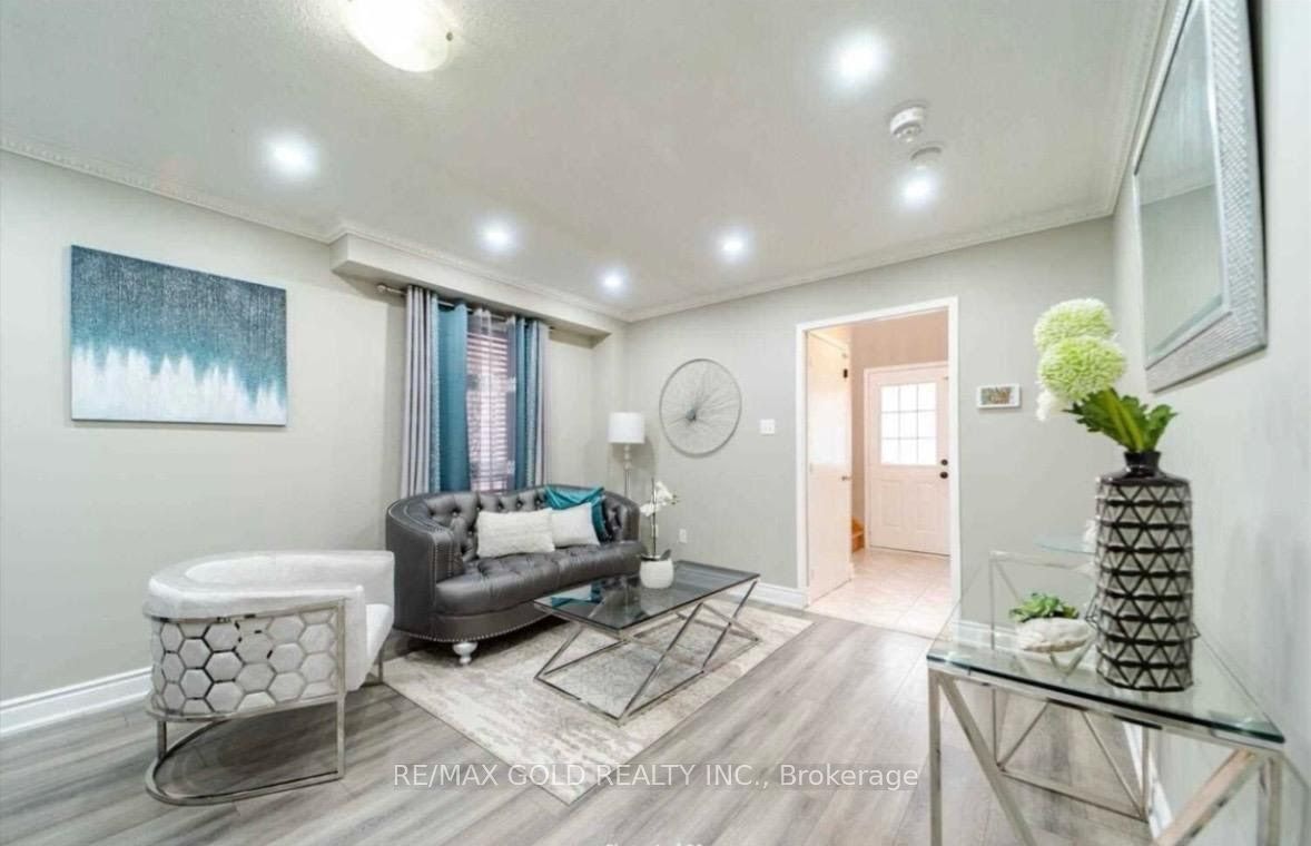 15 Sedgewick Circle, Brampton, ON, L7A 2P7 - 3