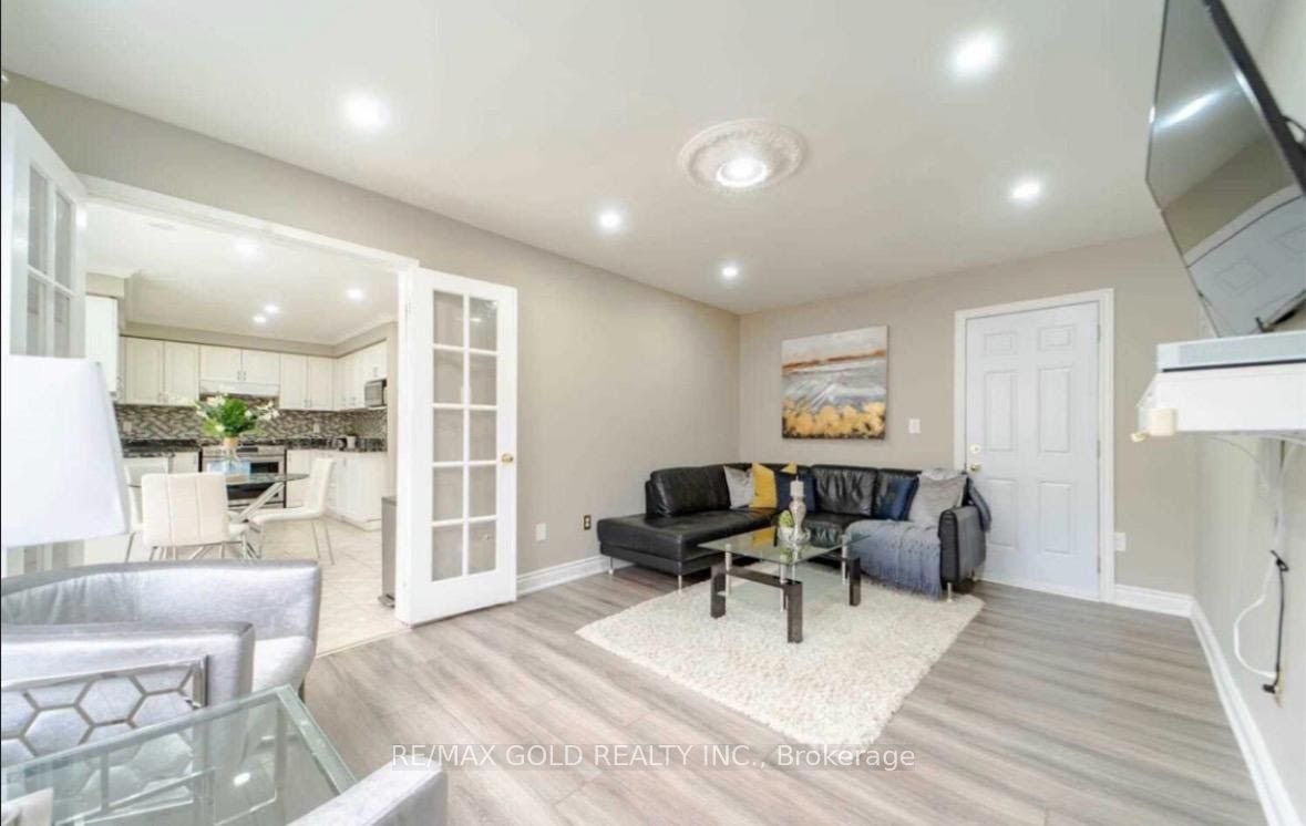 15 Sedgewick Circle, Brampton, ON, L7A 2P7 - 4