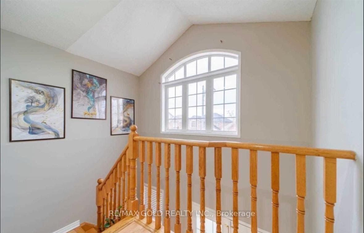 15 Sedgewick Circle, Brampton, ON, L7A 2P7 - 7