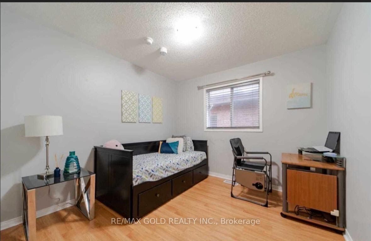 15 Sedgewick Circle, Brampton, ON, L7A 2P7 - 9