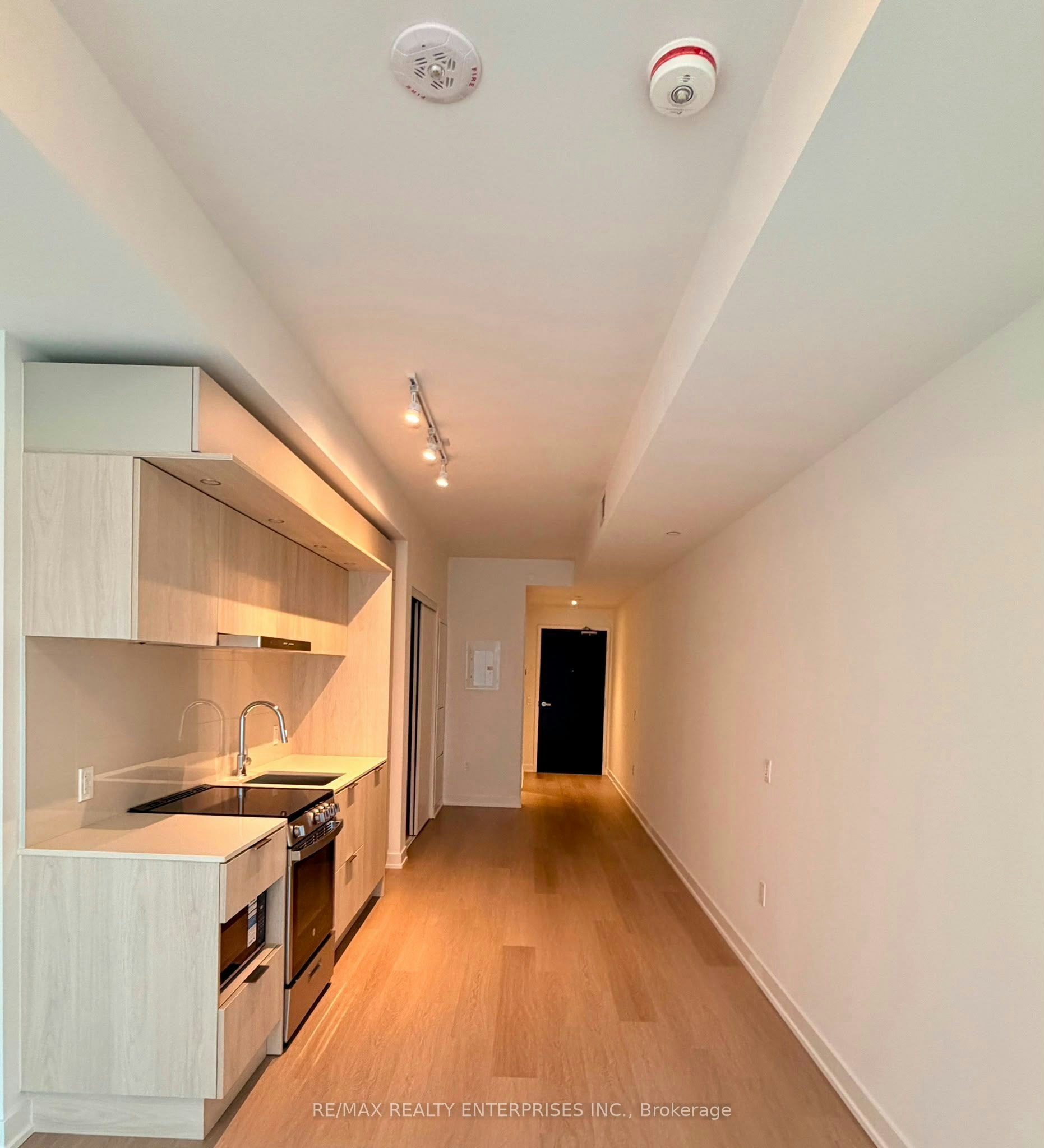 325-448 Burnhamthorpe Road W, Mississauga, ON, L5B 0R4 - 10