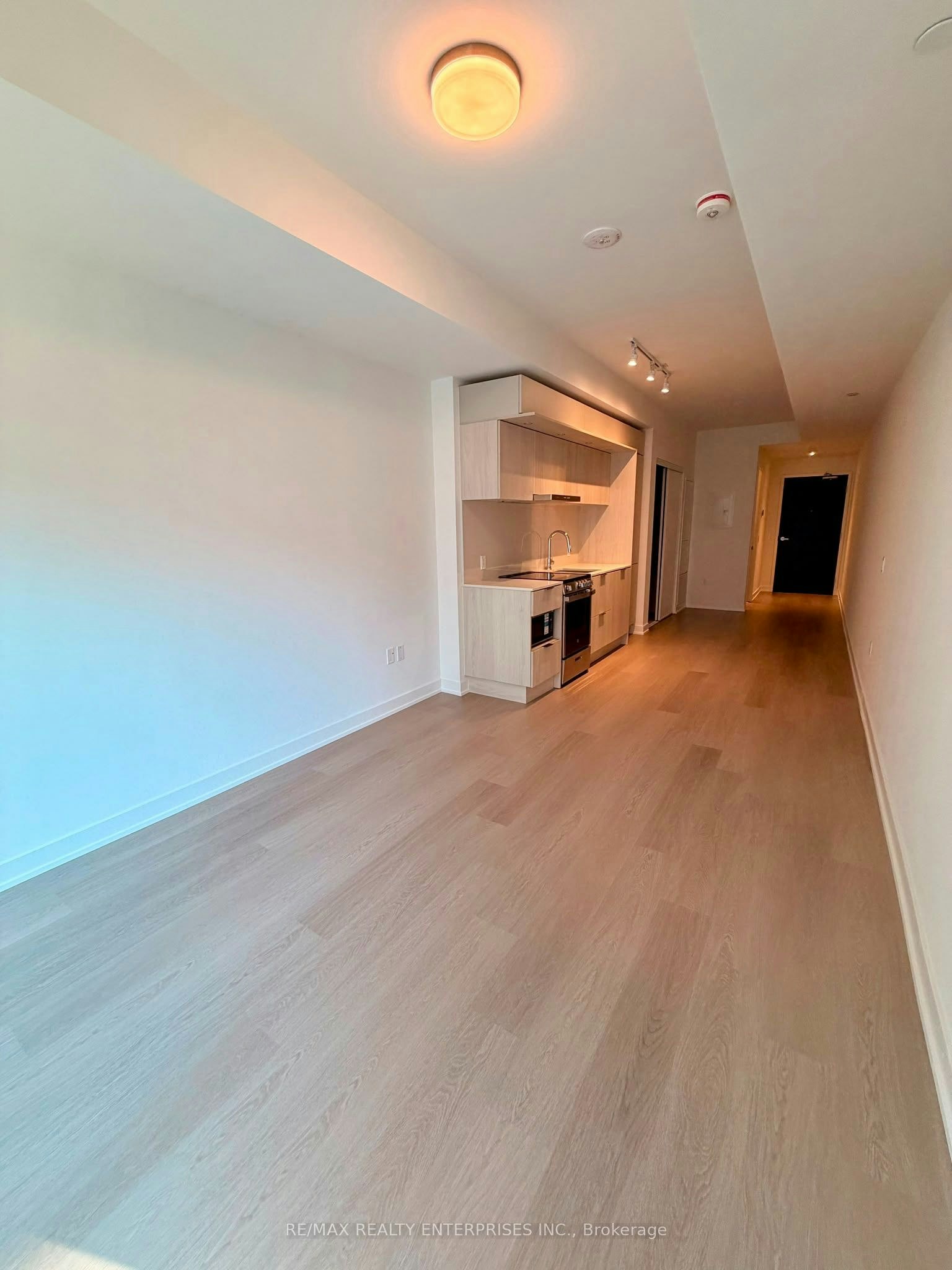 325-448 Burnhamthorpe Road W, Mississauga, ON, L5B 0R4 - 6