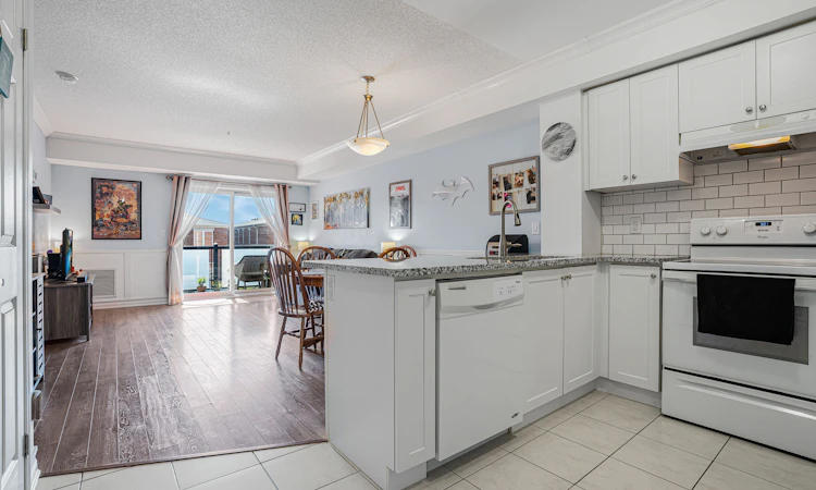 312-70 Baycliffe Crescent