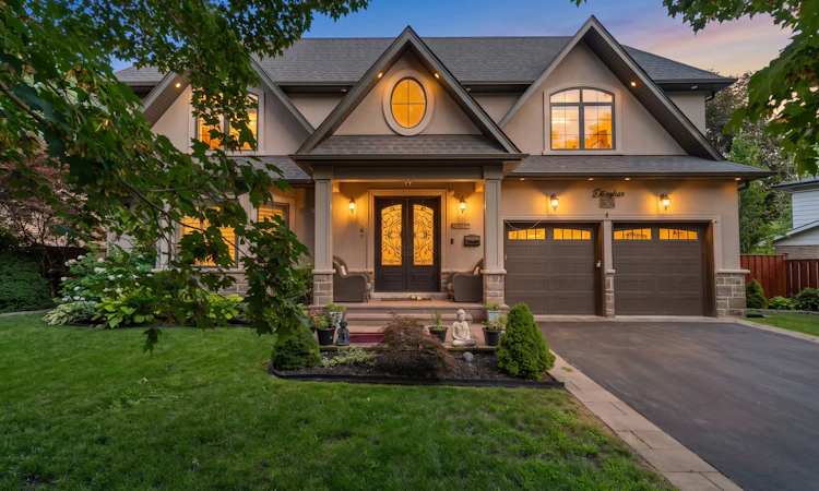 834 Edistel Crescent