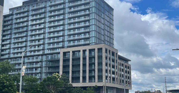 1610-86 Dundas Street E, Mississauga, ON, L5A 1W4