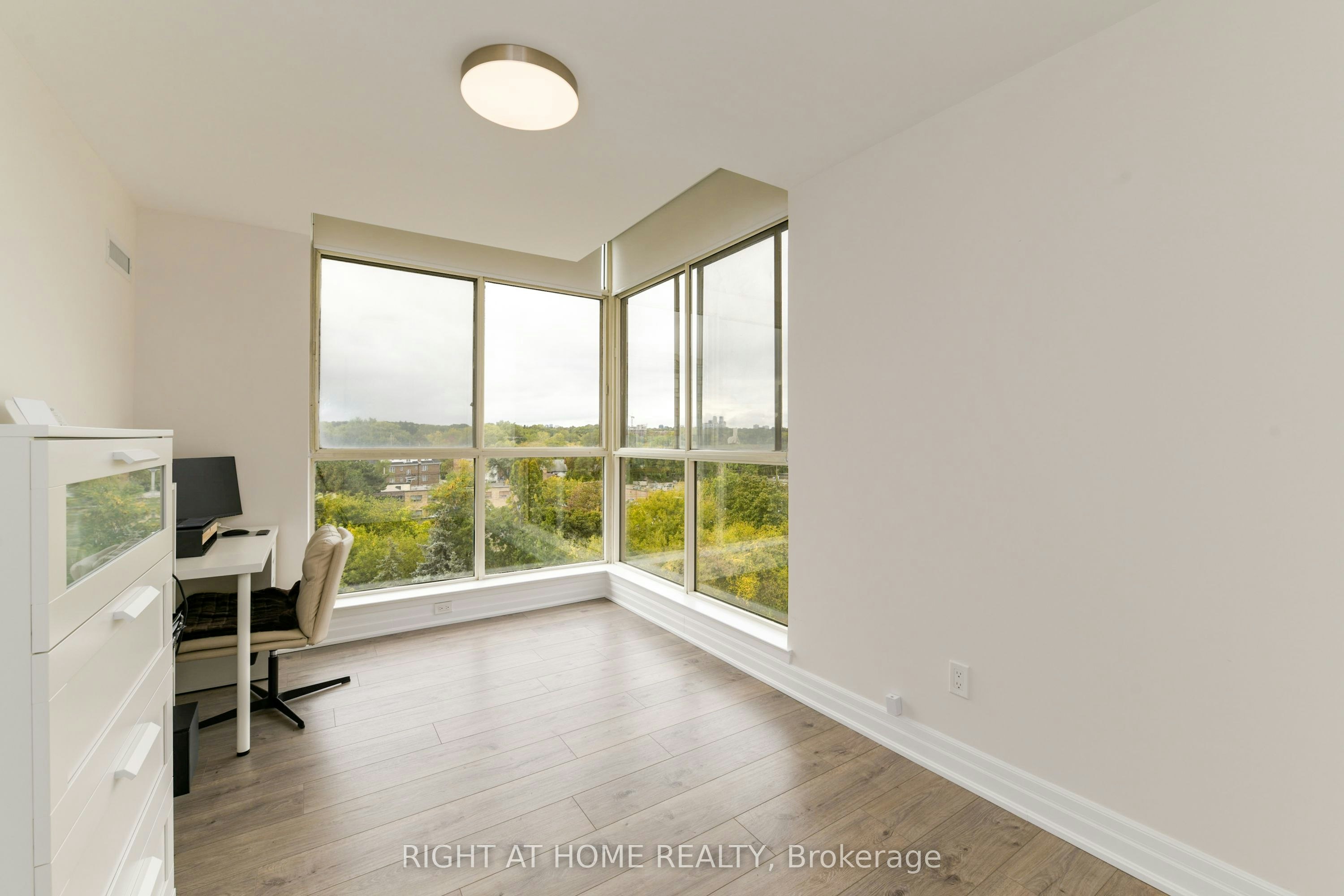 853-24 Southport Street, Toronto, ON, M6S 4Z1 - 16