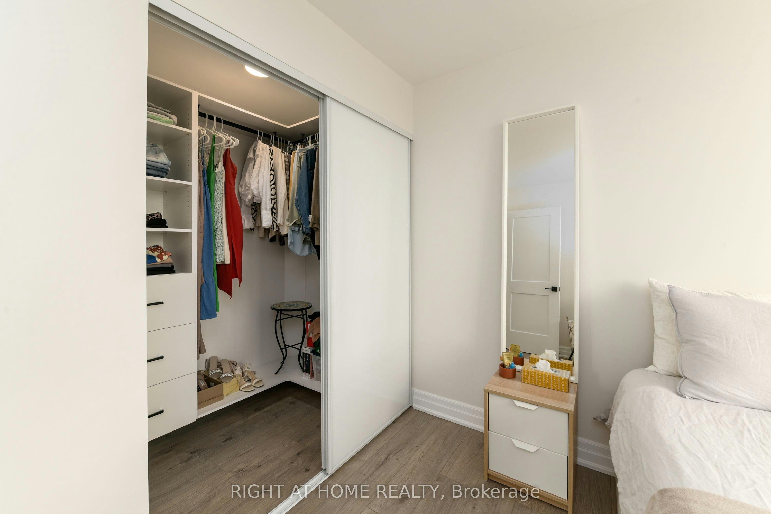 853-24 Southport Street, Toronto, ON, M6S 4Z1 - 15