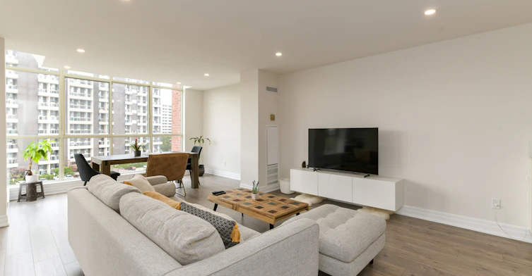 853-24 Southport Street, Toronto, ON, M6S 4Z1 - 5
