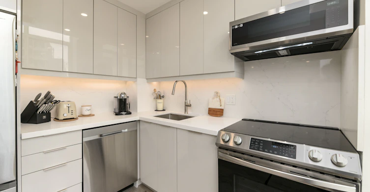 853-24 Southport Street, Toronto, ON, M6S 4Z1 - 12