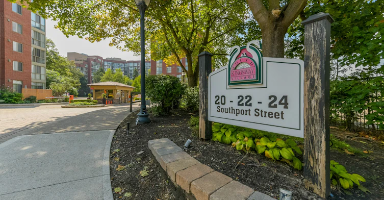 853-24 Southport Street, Toronto, ON, M6S 4Z1 - 24