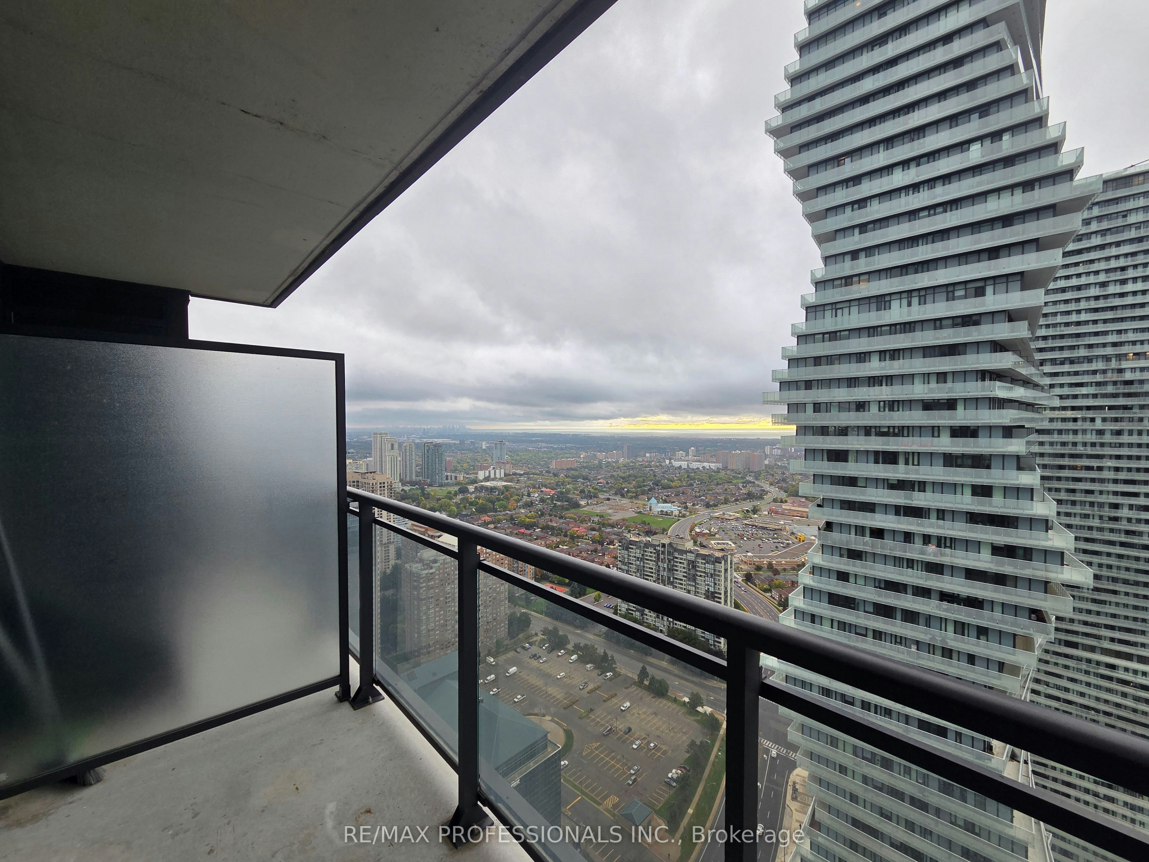 4509-4011 Brickstone Mews, Mississauga, ON, L5B 0J7 - 13