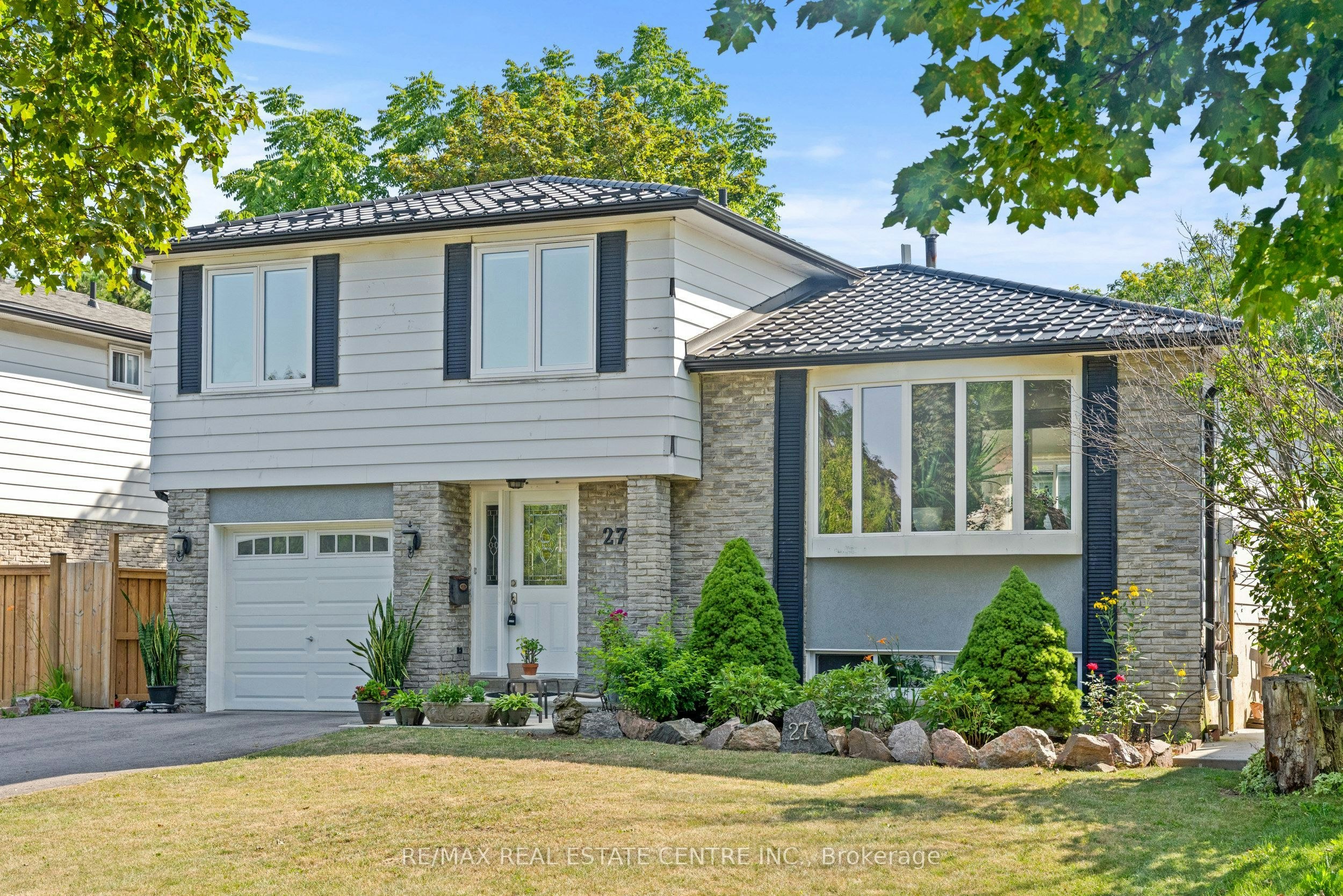 27 Jefferson Road, Brampton, ON, L6S 2G6